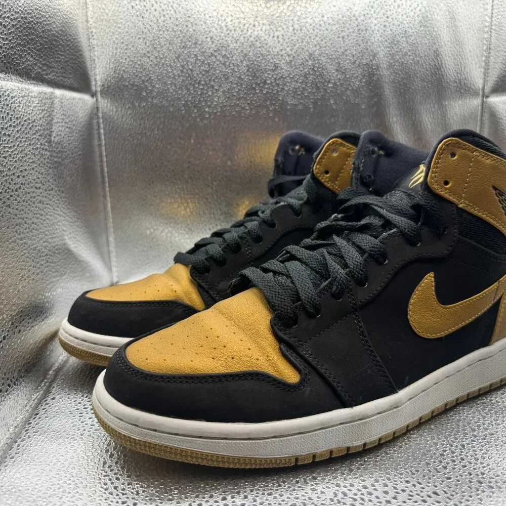 Size 9.5‎ Nike Air Jordan 1 Retro High Black Gold White Sneaker Shoes 332550-026